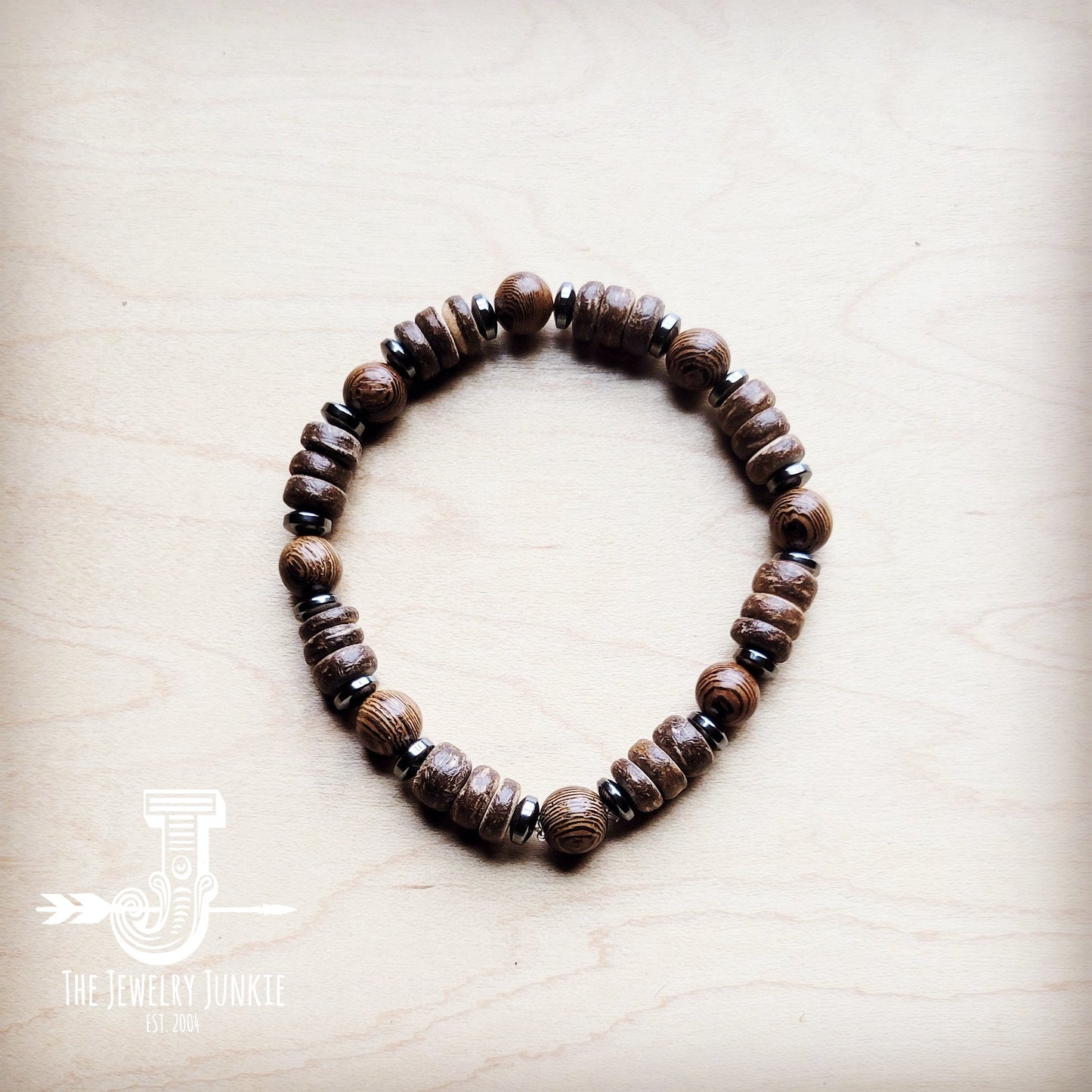 Wood with black accent beaded bracelet 807sa
