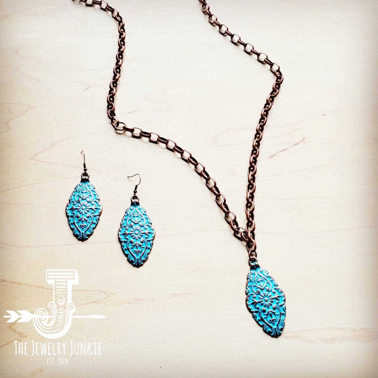 Antique Layering Necklace w/ Burnished Filigree Pendant 258t